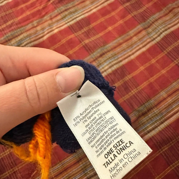 Baby mittens - Picture 3 of 3